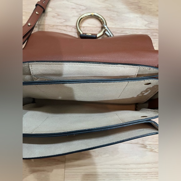 Chloè Faye Crossbody - Picture 7 of 10